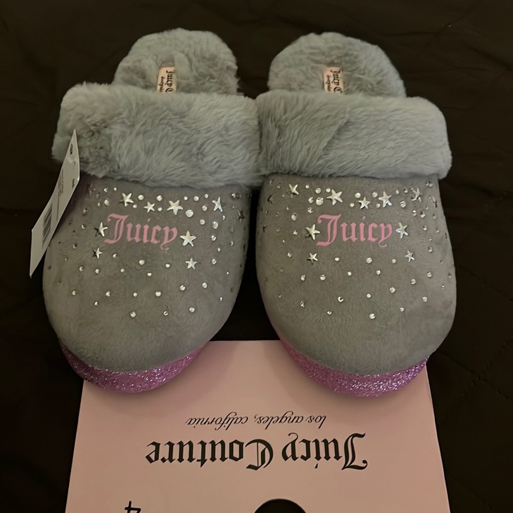 Juicy Couture grey faux fur slippers size 4
